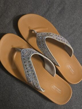 High Tide Carbon Series Sparkly Flip Flops